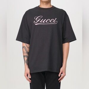 Gucci T-shirt size Small. NWT
